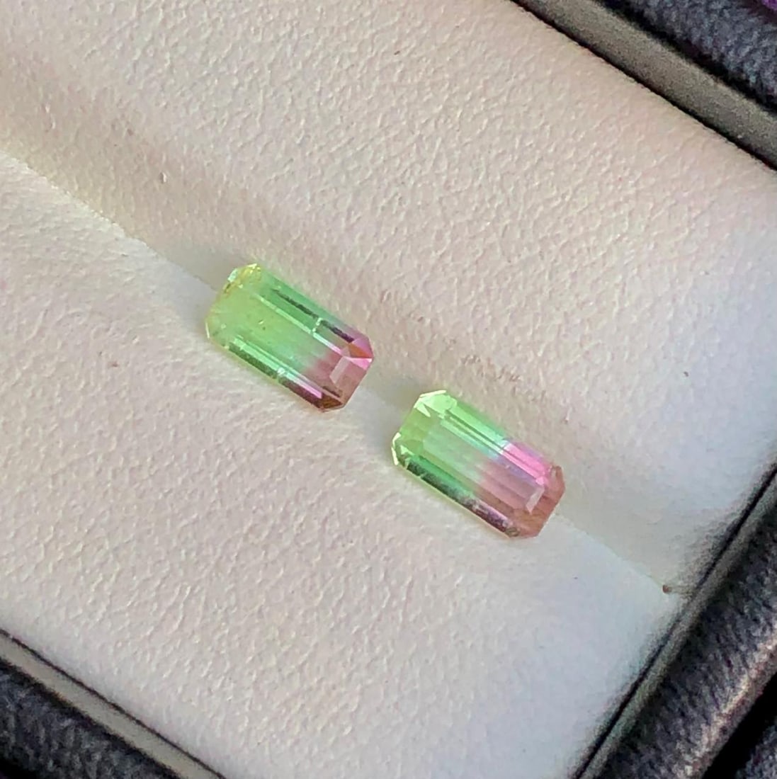 1.50 Carats Natural Bi Color Paired Tourmaline Gemstones - 7X3X3 mm: 1.50 Carats Natural Bi Color Paired Tourmaline Gemstones - 7X3X3 mm Shipping Rate: FREE SHIPPINGshipping rates are FREE WORLDWIDECombined shipping: We offer combine shipping on multiple items purchase