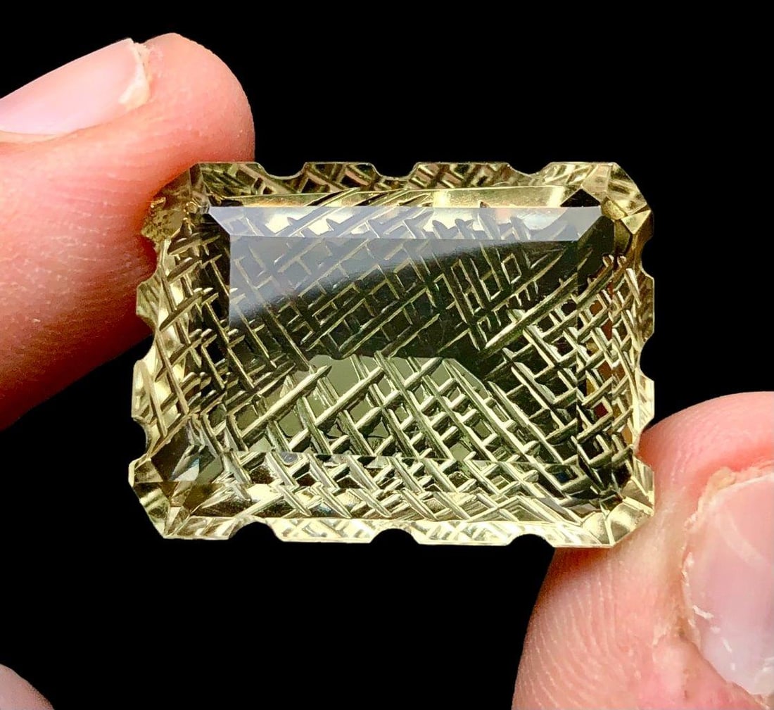 Unique Fancy Cut Citrine Quartz - 28.35 Carats - 23X17X10 mm: Unique Fancy Cut Citrine Quartz - 28.35 Carats - 23X17X10 mmShipping Rate: $15.00 .shipping rates are determined by Parcel weight and destination.Combined shipping: We offer combine shipping on multip