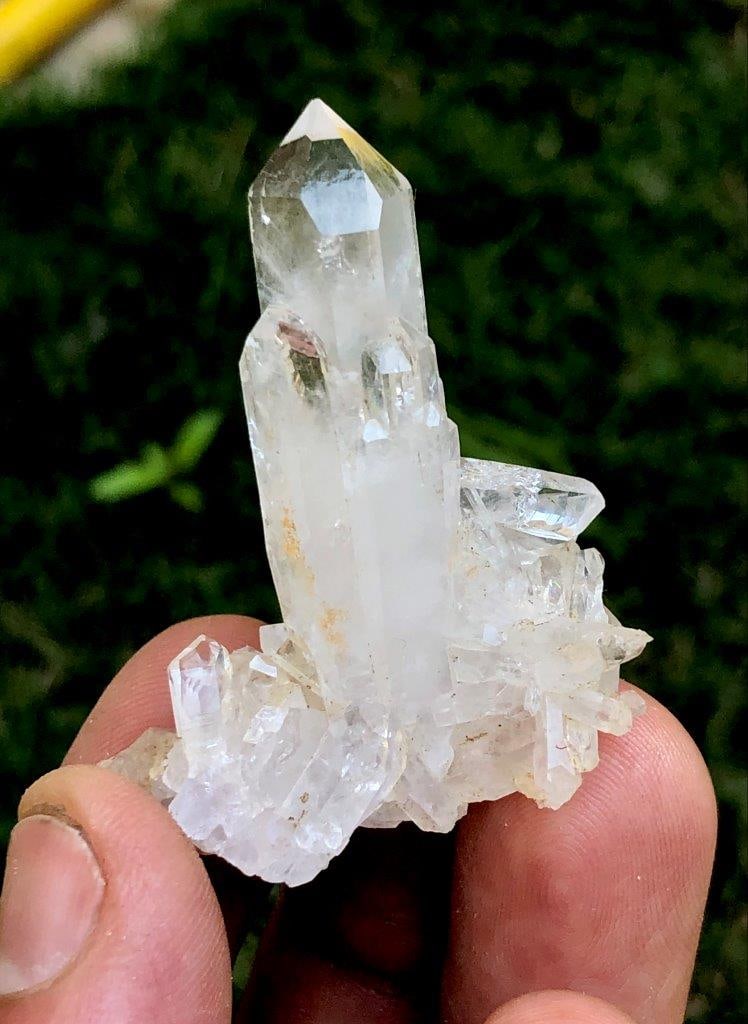 Nutural Quartz Crystal - 18.56 Grams - 52X39X18 mm (1 of 3)
