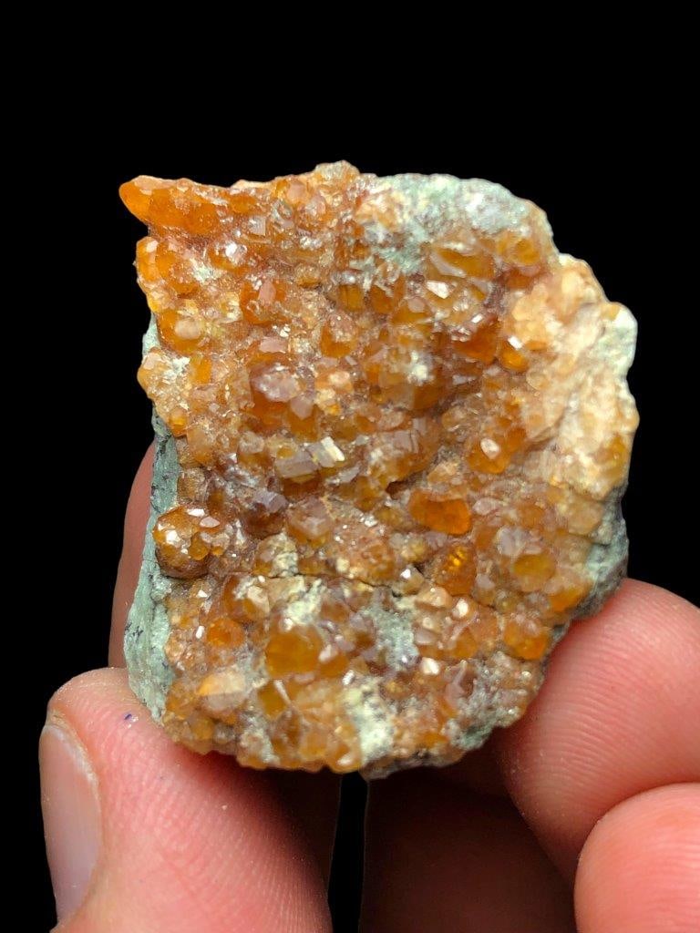 Terminated Garnet Crystals Cluster - 14 grams - 33X30X15 mm (1 of 2)