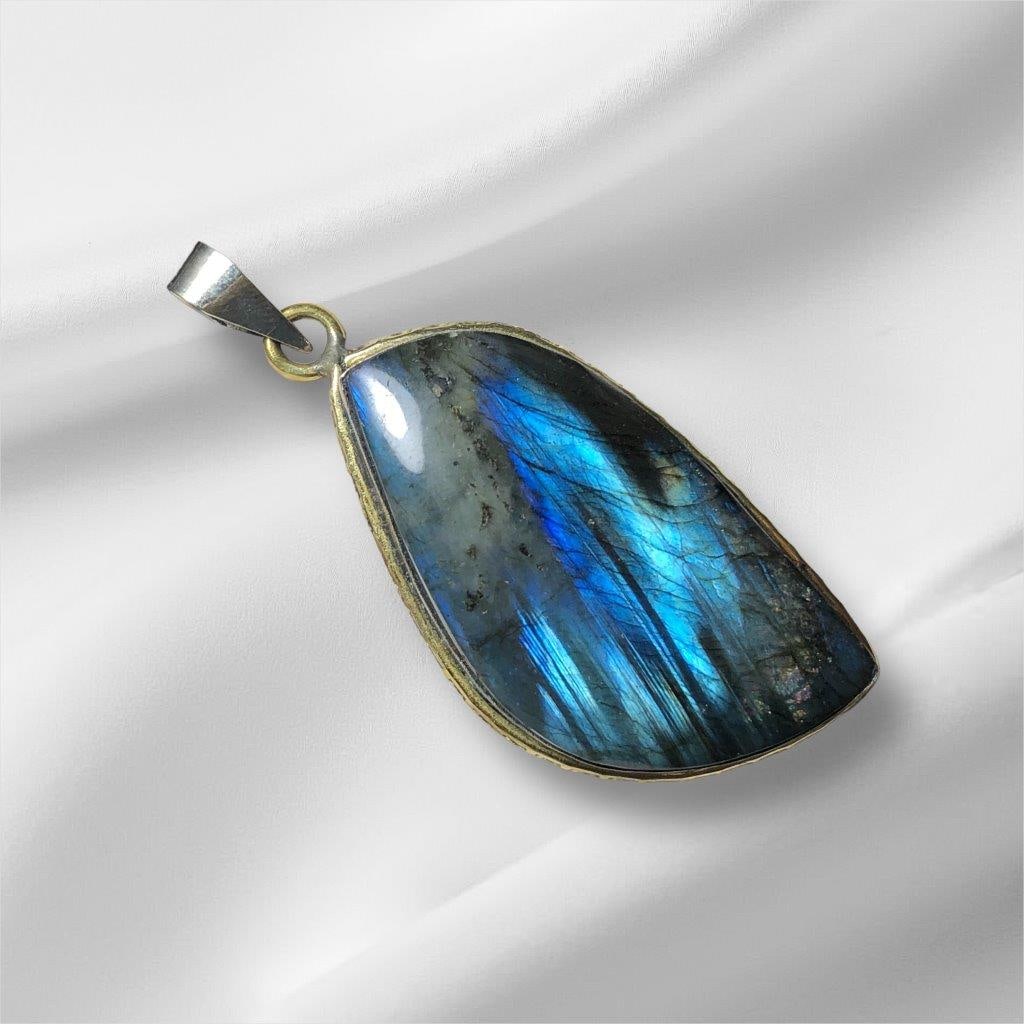 Labradorite Pendent, sterling silver gemstone (1 of 2)
