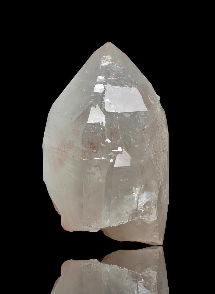 Very Fine Quality Healing Quartz - 1822 Grams - 190X130X120 mm: Very Fine Quality Healing Quartz - 1822 Grams - 190X130X120 mmShipping Rate: $55.00 .shipping rates are determined by Parcel weight and destination.Combined shipping: We offer combine shipping on mult