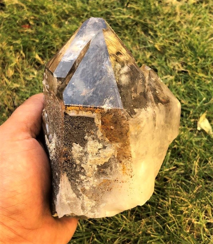 Large Natural Smoky Wand Specimen - 1128 Grams: Large Natural Smoky Wand Specimen - 1128 Grams - 145X94X77 mmShipping Rate: $80.00 .shipping rates are determined by Parcel weight and destination.Combined shipping: We offer combine shipping on multi