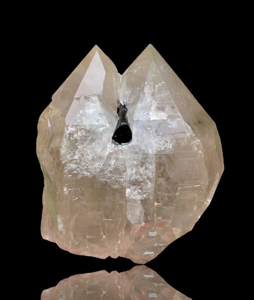 1736 Grams Twin Quartz With Black Tourmaline Collection Piece - 146X115X82 mm: 1736 Grams Twin Quartz With Black Tourmaline Collection Piece - 146X115X82 mmShipping Rate: $65.00 .shipping rates are determined by Parcel weight and destination.Combined shipping: We offer combine s