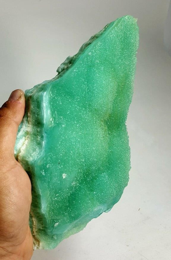 TOP QUALITY Rare Blue Hemimorphite 1233 Grams: TOP QUALITY Rare Blue Hemimorphite 1233 Grams - 17X11X3.5 CMShipping Rate: $85.00 .shipping rates are determined by Parcel weight and destination.Combined shipping: We offer combine shipping on multip