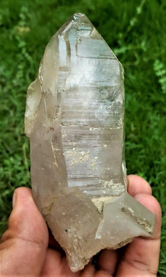 Terminated Quartz Natural Healer - 313 Grams: Terminated Quartz Natural Healer - 313 GramsShipping Rate: $45.00 .shipping rates are determined by Parcel weight and destination.Combined shipping: We offer combine shipping on multiple items purchas