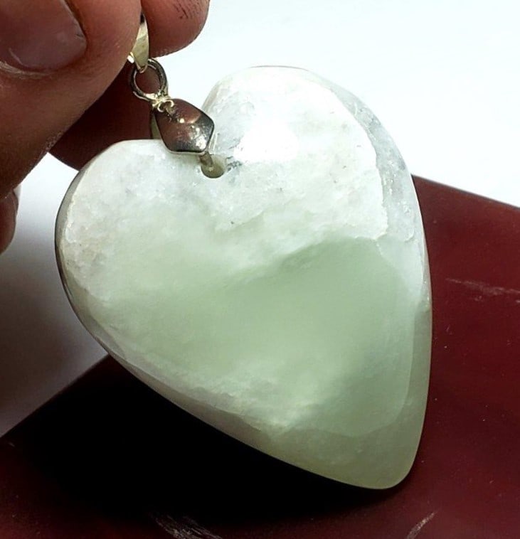 Sarpentine Heart Pendant: Sarpentine Heart Pendant - 45X33X17 mm Shipping: $23.00. Shipping rates are determined by Parcel weight and destination.