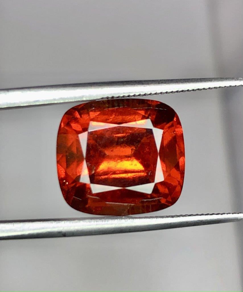 6 Carats Amazing Hessonite Garnet Gemstone - 11.5X11X6 mm: 6 Carats Amazing Hessonite Garnet Gemstone - 11.5X11X6 mm Choose design of your own and we will make it for youWe accept custom order in Sterling Silver, Gold and Platinum in WholeSale PriceColored Ge