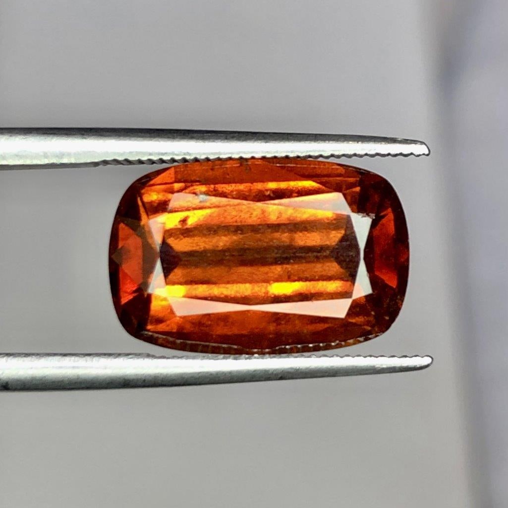 8.45 Carats Hessonite Garnet Gemstone - 14X10X7 mm: 8.45 Carats Hessonite Garnet Gemstone - 14X10X7 mm Choose design of your own and we will make it for youWe accept custom order in Sterling Silver, Gold and Platinum in WholeSale PriceColored Gems Diam