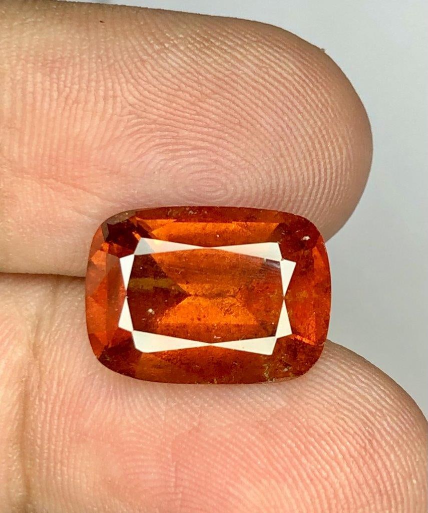 8.20 Carats Natural Hessonite Garnet Gemstone - 14X11X8 mm: 8.20 Carats Natural Hessonite Garnet Gemstone - 14X11X8 mm Choose design of your own and we will make it for youWe accept custom order in Sterling Silver, Gold and Platinum in WholeSale PriceColored G
