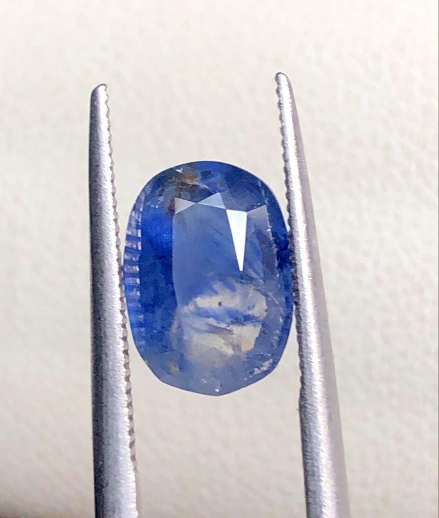 2.05 Carats Bi Colour Natural Blue Sapphire Precious Gesmstone - 9X7X4 mm: 2.05 Carats Bi Colour Natural Blue Sapphire Precious Gesmstone - 9X7X4 mm Choose design of your own and we will make it for youWe accept custom order in Sterling Silver, Gold and Platinum in WholeSale