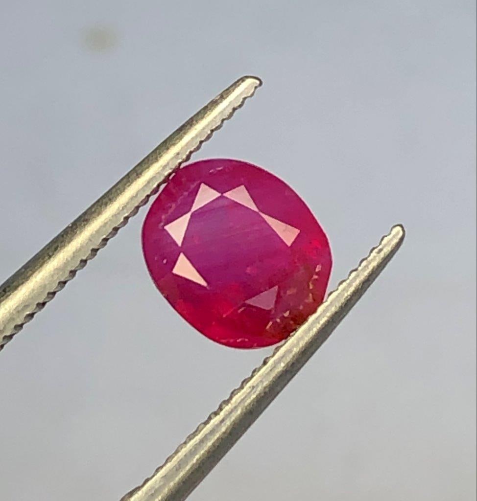 1.30 Carats Natural Ruby Gemstone - 7X6X4 mm (1 of 4)