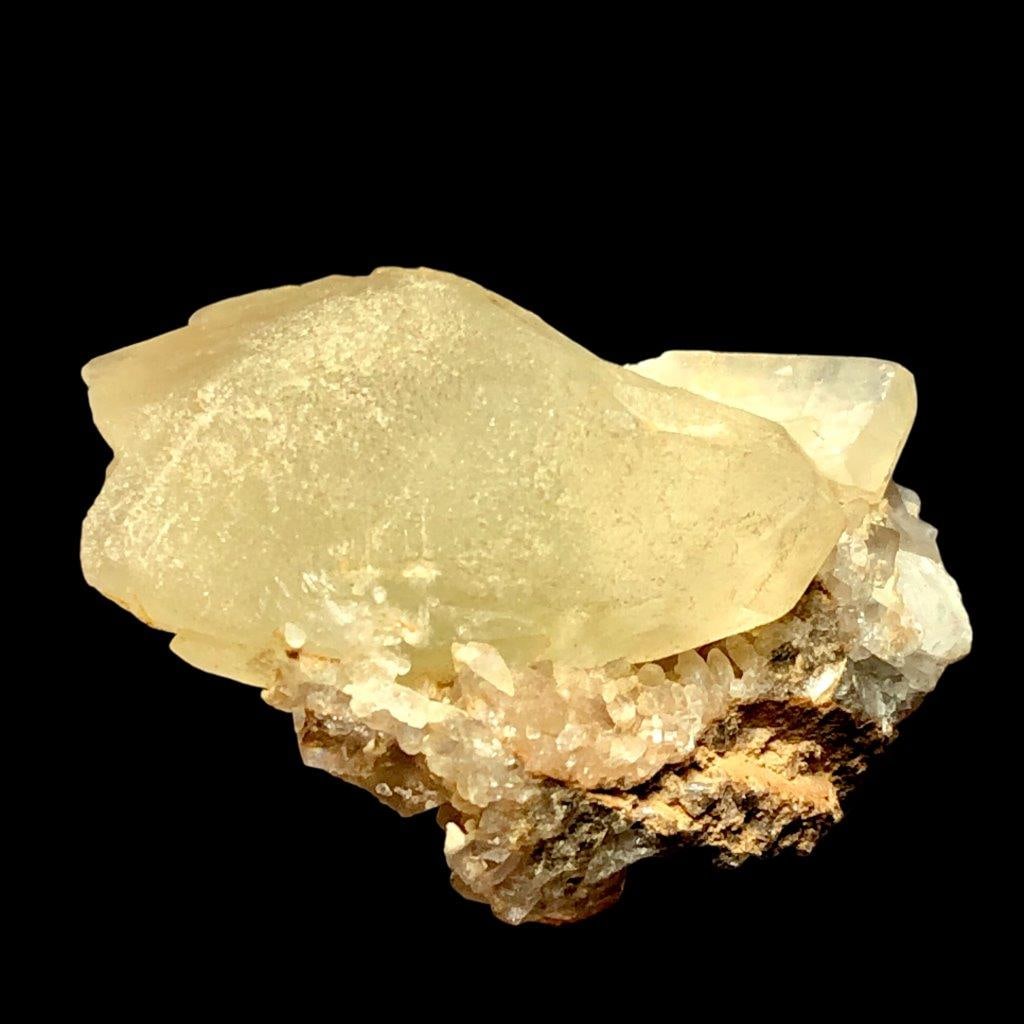 38.4 Grams Dogtooth Calcite Mineral - 40X20X18 mm: 38.4 Grams Dogtooth Calcite Mineral - 40X20X18 mm Shipping Rate: FREE SHIPPING .shipping rates are determined by Parcel weight and destination.Combined shipping: We offer combine shipping on multiple