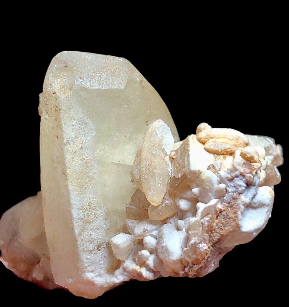 23.70 Grams Dogtooth Calcite Mineral Specimen - 35X20X15 mm: 23.70 Grams Dogtooth Calcite Mineral Specimen - 35X20X15 mmShipping Rate: FREE SHIPPING .shipping rates are determined by Parcel weight and destination.Combined shipping: We offer combine shipping on