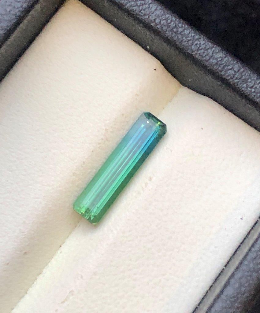 BI COLOR TOURMALINE GEMSTONE - 14X4X4 mm: BI COLOR TOURMALINE GEMSTONE - 14X4X4 mm SHIPPING: 23$ Worldwide