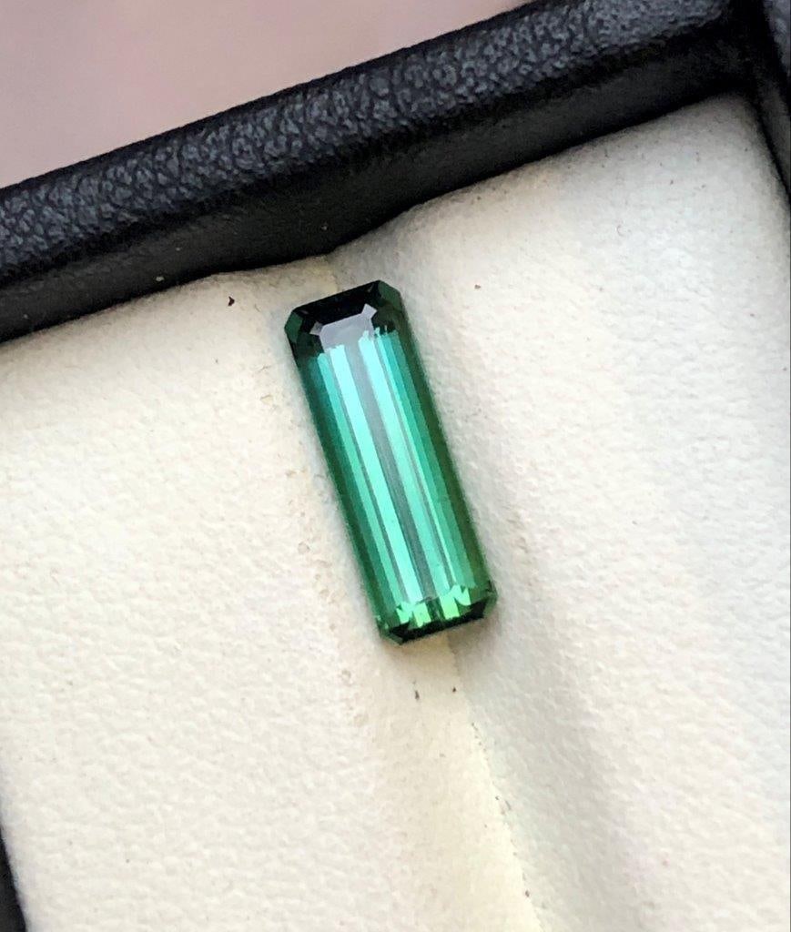 FLAWLESS BLUISH GREEN TOURMALINE GEMSTONE - 13X5X4 mm: FLAWLESS BLUISH GREEN TOURMALINE GEMSTONE - 13X5X4 mm