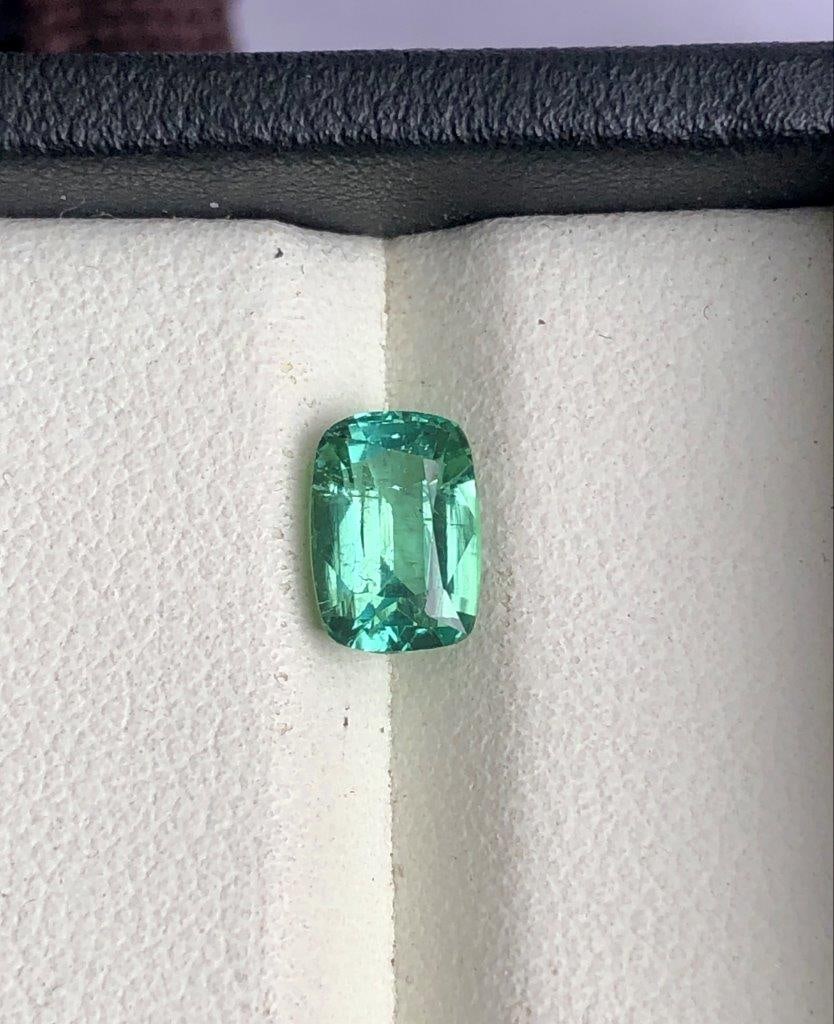 1.50 Carats Green Tourmaline Gem for Jewelry - 8X6X5 mm: 1.50 Carats Green Tourmaline Gem for Jewelry - 8X6X5 mm SHIPPING: 23$ Worldwide
