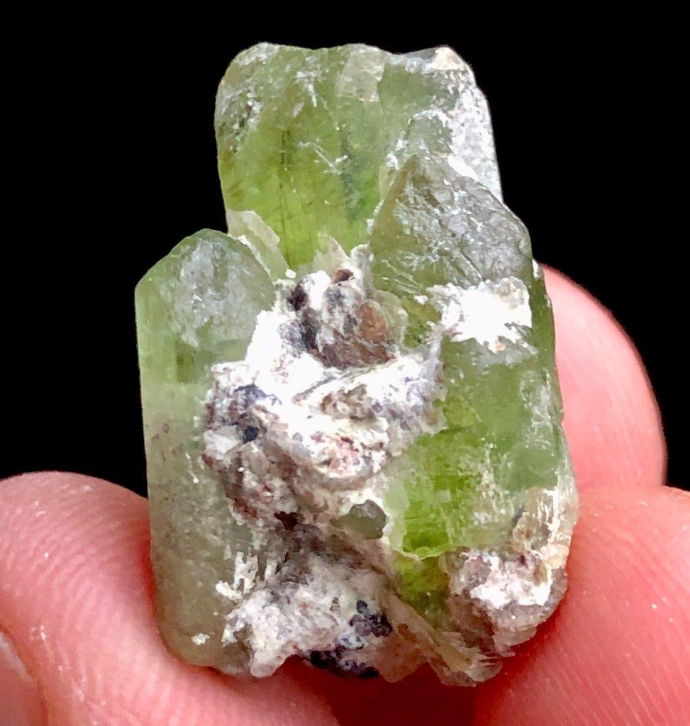 8 Grams Natural Peridot Crystals Mineral - 24X15X14 mm (1 of 4)