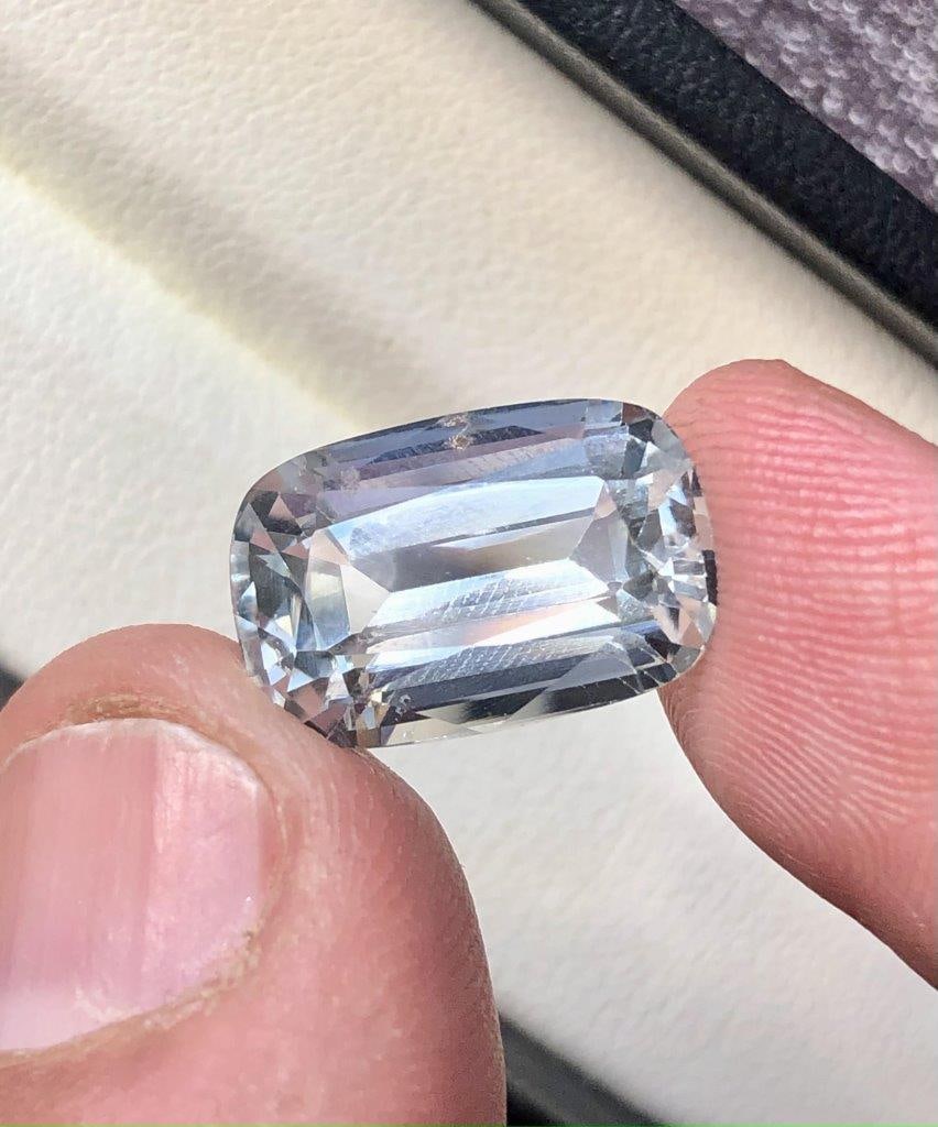 5.85 Carats Natural Aquamarine Gemstone - 13X9X8 mm (1 of 6)