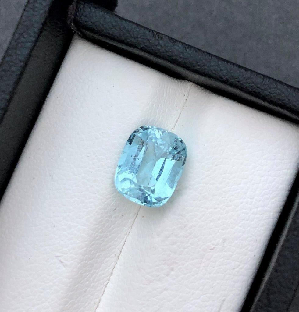 Sea Blue Santa Maria Aquamarine Gemstone 2.90 Carats: Sea Blue Santa Maria Aquamarine Gemstone 2.90 CaratsShipping Rate: $15.00 .shipping rates are determined by Parcel weight and destination.Combined shipping: We offer combine shipping on multiple items