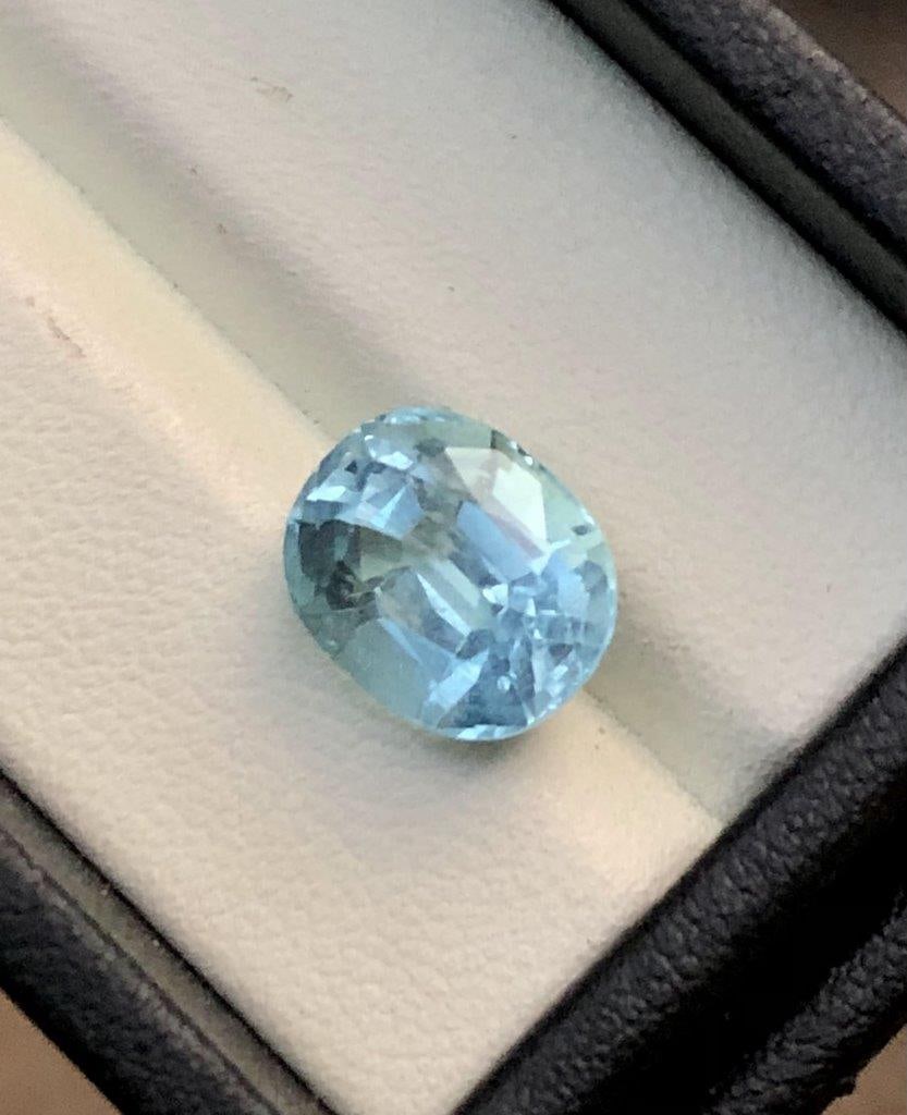 3.85 Carats Santa Maria Aquamarine Gemstone - 11X9X7 mm (1 of 5)