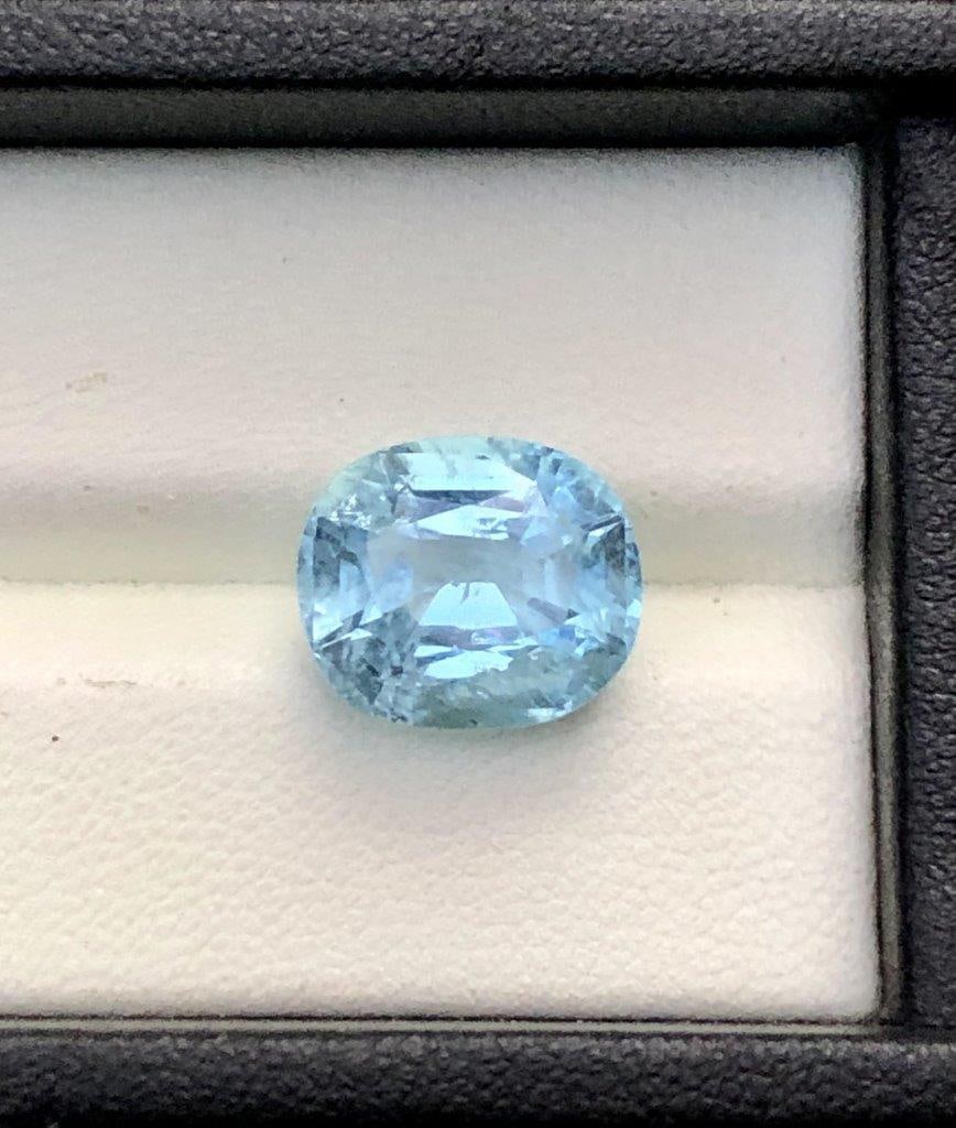 6.40 Carats Santa Maria Aquamarine Gemstone - 13X11X8 mm (1 of 5)
