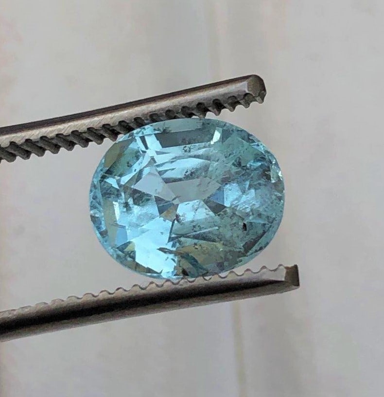 Natural Blue Aquamairne SAnta mARIA - 3.10 Carats: Natural Blue Aquamairne SAnta mARIA - 3.10 Carats - 11X8.5X6 mmShipping Rate: $15.00 .shipping rates are determined by Parcel weight and destination.Combined shipping: We offer combine shipping on mul