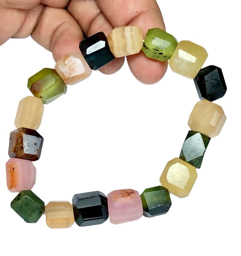 Fine Quality Mix Stones Healing Bracelet: Fine Quality Mix Stones Healing BraceletShipping Rate: $25.00 .shipping rates are determined by Parcel weight and destination.Combined shipping: We offer combine shipping on multiple items purchased
