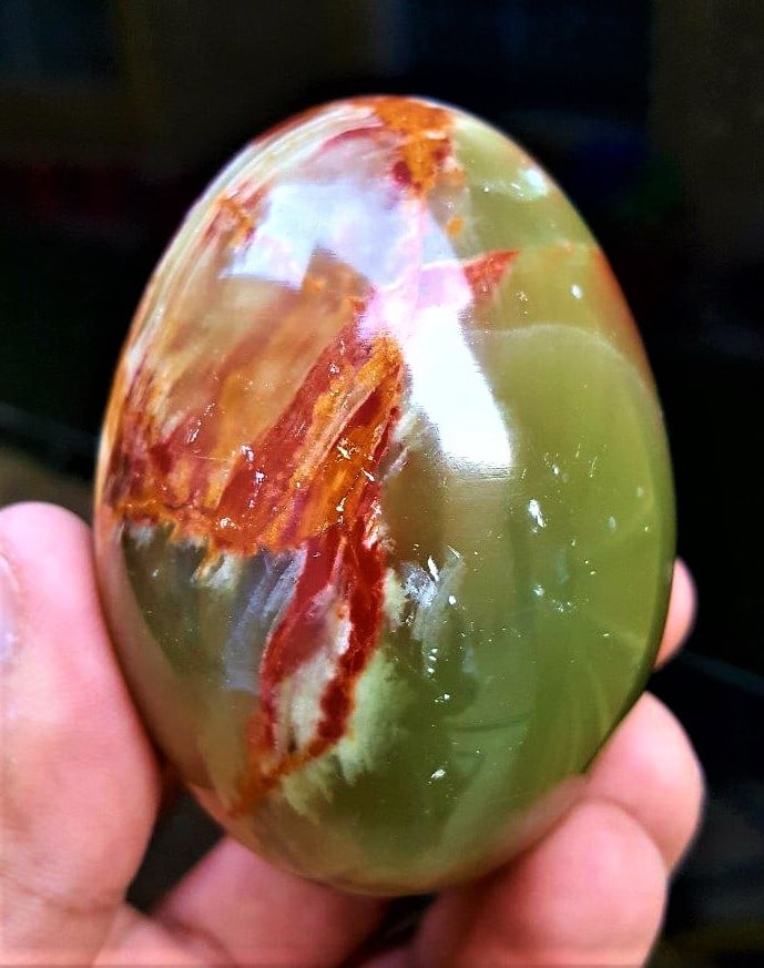 Polished Onyx Egg Healer - 253 Grams: Polished Onyx Egg Healer - 253 Grams - 70X51 mmShipping Rate: $36.00 .shipping rates are determined by Parcel weight and destination.Combined shipping: We offer combine shipping on multiple items purc