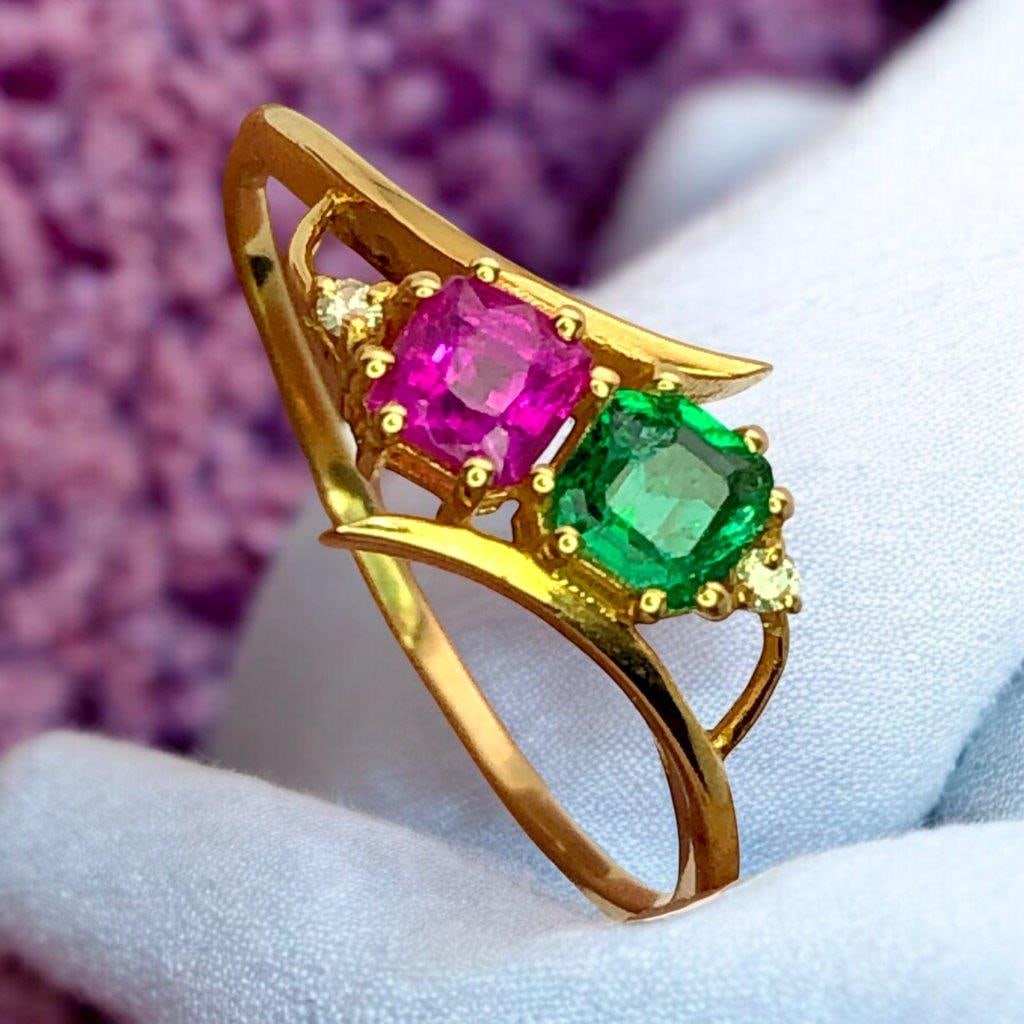 Natural Emerald & RUBY Solid 18K Gold RING With Diamonds – Ring Size 8 US - 6