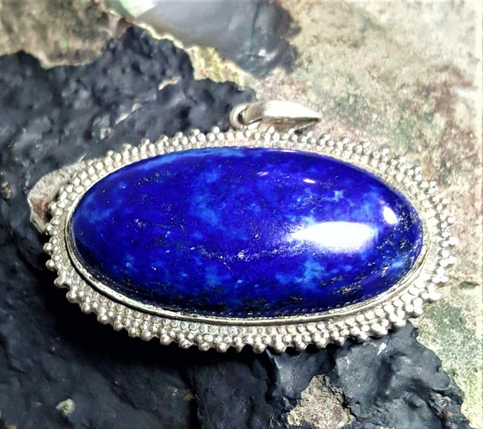 Trending Jewelry lapis lazuli pendant: Trending Jewelry lapis lazuli pendant - 31X48X10 mmShipping Rate: $23.00 .shipping rates are determined by Parcel weight and destination.Combined shipping: We offer combine shipping on multiple items