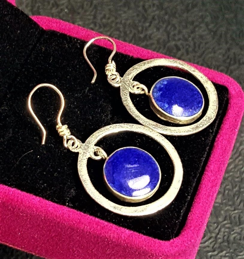 Sterling Silver Lapis Lazuli Earrings: Sterling Silver Lapis Lazuli EarringsShipping Rate: $23.00 .shipping rates are determined by Parcel weight and destination.Combined shipping: We offer combine shipping on multiple items purchased to r