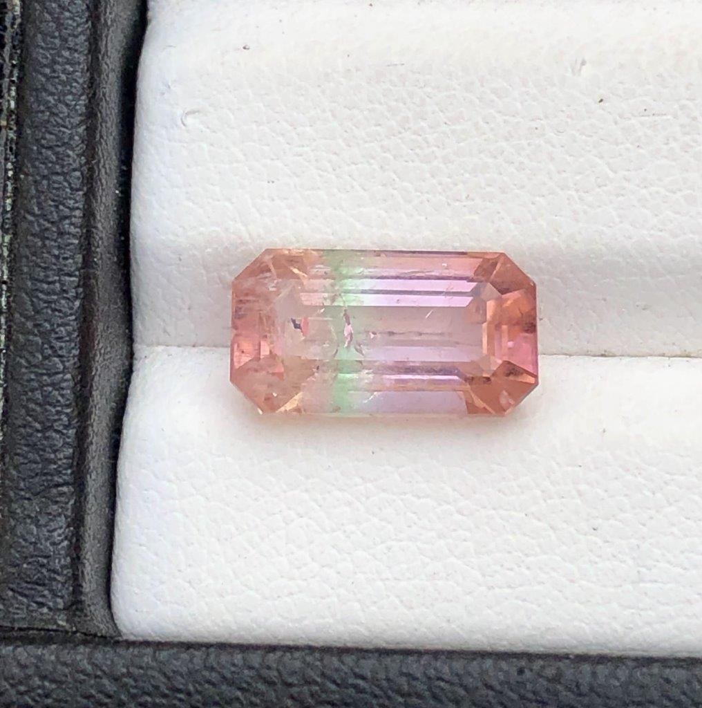 Fine Quality Bi Color Tourmaline - 4.40 Carats - 13X7X5 mm: Fine Quality Bi Color Tourmaline - 4.40 Carats - 13X7X5 mmShipping Rate: $15.00 .shipping rates are determined by Parcel weight and destination.Combined shipping: We offer combine shipping on multiple