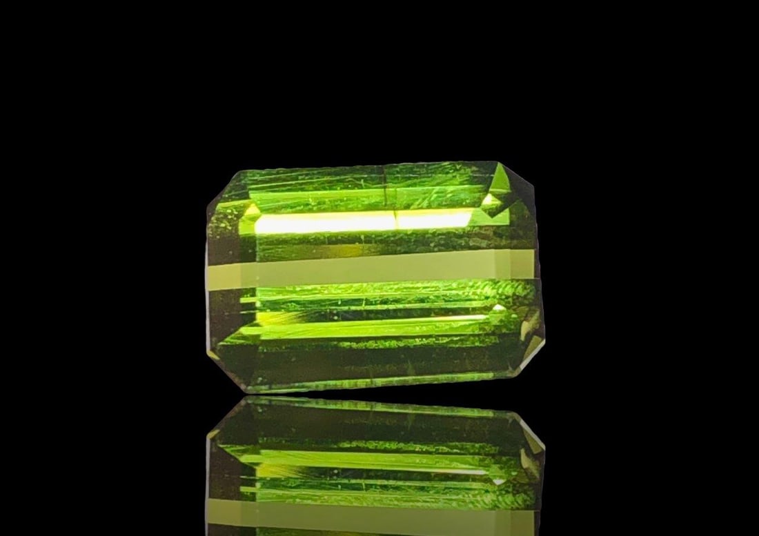 CHROME TOURMALINE - 3.70 Carats - 11X7X5 mm (1 of 2)
