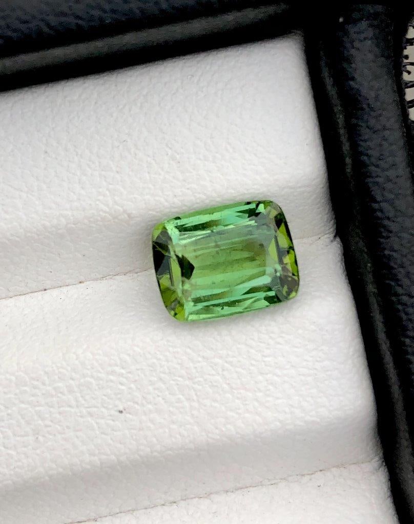 Green Tourmaline - 2.55 Carats - 9X7X5 mm (1 of 4)