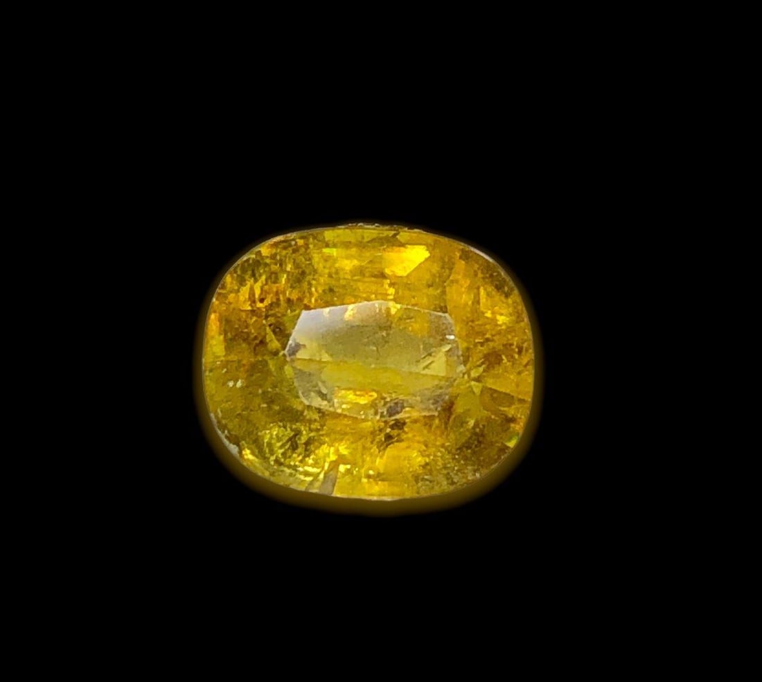 3.55 Carats Natural Full Fire Sphene - 10X8X6 mm (1 of 5)