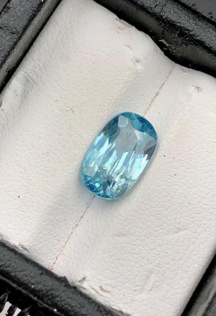 4.20 Carats Natural Zircon - 11X7X5 mm: 4.20 Carats Natural Zircon - 11X7X5 mm Shipping Rate: FREE SHIPPINGshipping rates are FREE WORLDWIDECombined shipping: We offer combine shipping on multiple items purchased to reduce shipping cost.