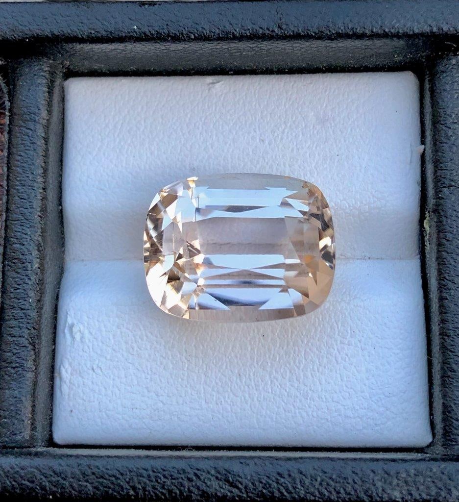 17.50 Carats Fine Quality Golden Kunzite - 16X13X11 mm (1 of 3)