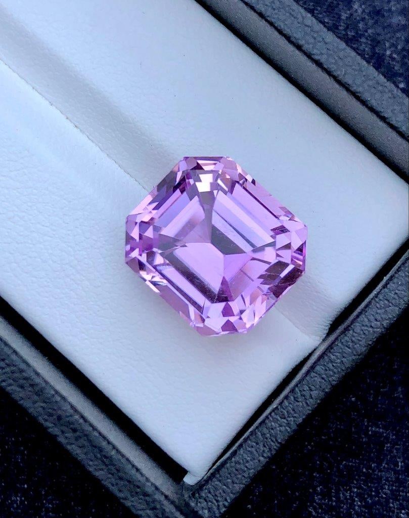 Top Quality Pink Kunzite - 15.45 Carats - 15X14X11 mm (1 of 4)