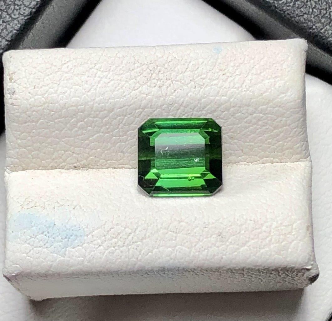 1.75 Carats Flawless Green Tourmaline - 7X7X4 mm: 1.75 Carats Flawless Green Tourmaline - 7X7X4 mm FREE SHIPPING: