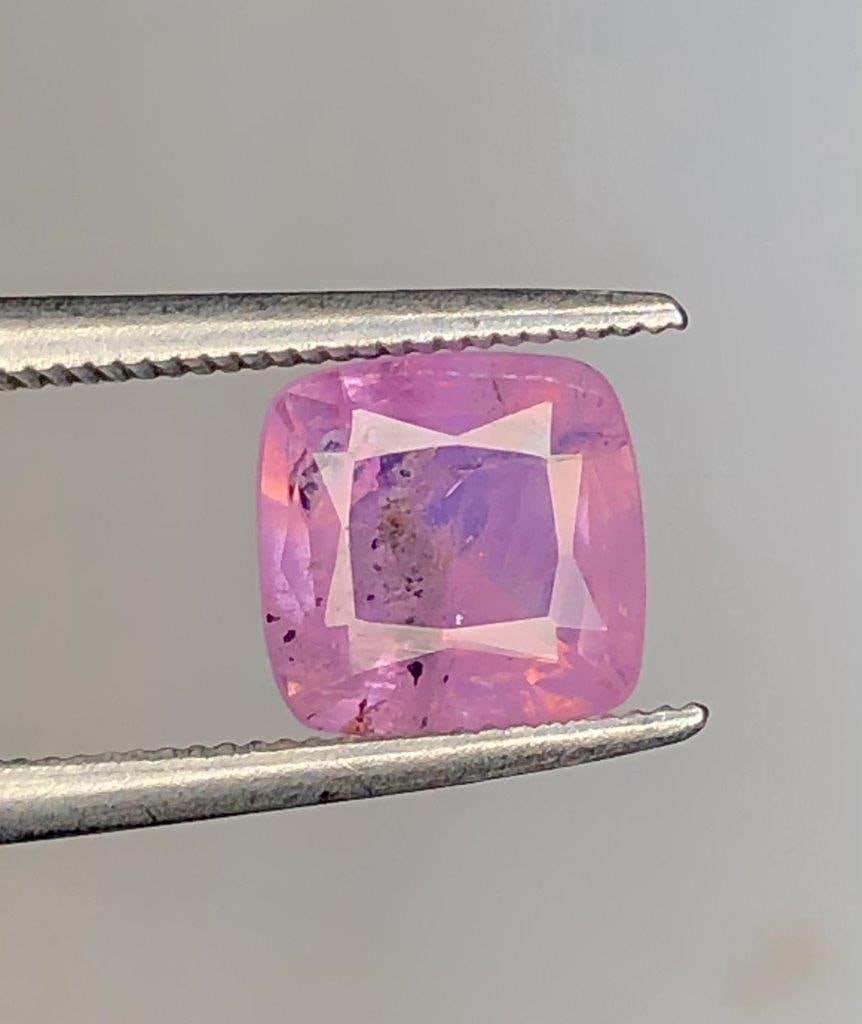 2 Carats natural Corundum Sapphire - 7X7X5 mm: 2 Carats natural Corundum Sapphire - 7X7X5 mm FREE SHIPPING: