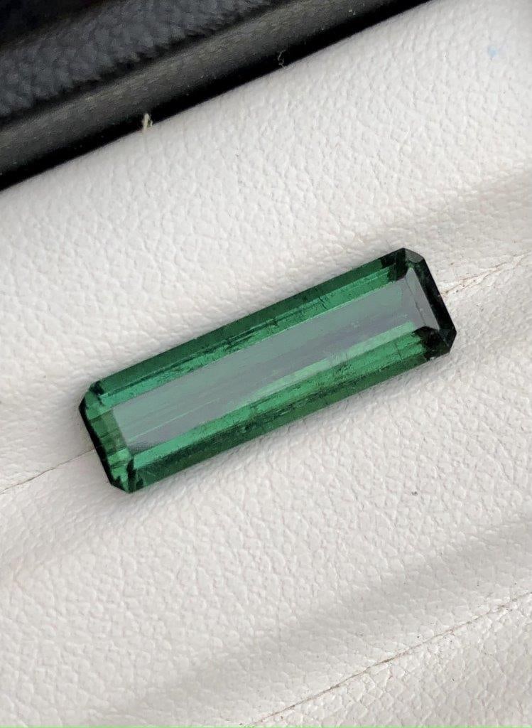 5.20 Carats Green Tourmaline gemstone - 18X6X5 mm (1 of 4)