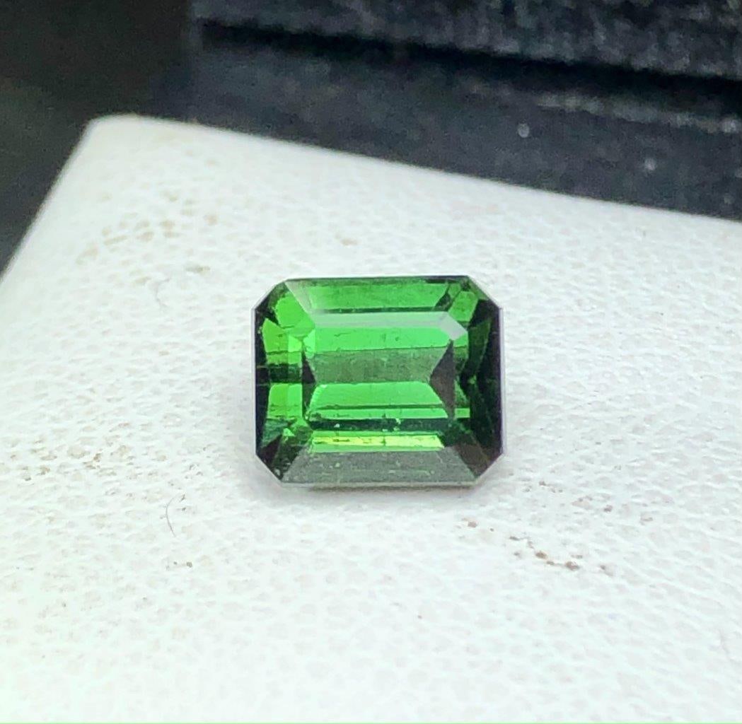 1.10 Carats Flawless Green Tourmaline - 5X5X5 mm: 1.10 Carats Flawless Green Tourmaline - 5X5X5 mm FREE SHIPPING: