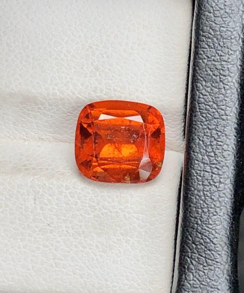 5.15 Carats Natural Hessonite Garnet Gemstone - 11X10X6 mm: 5.15 Carats Natural Hessonite Garnet Gemstone - 11X10X6 mm FREE SHIPPING: