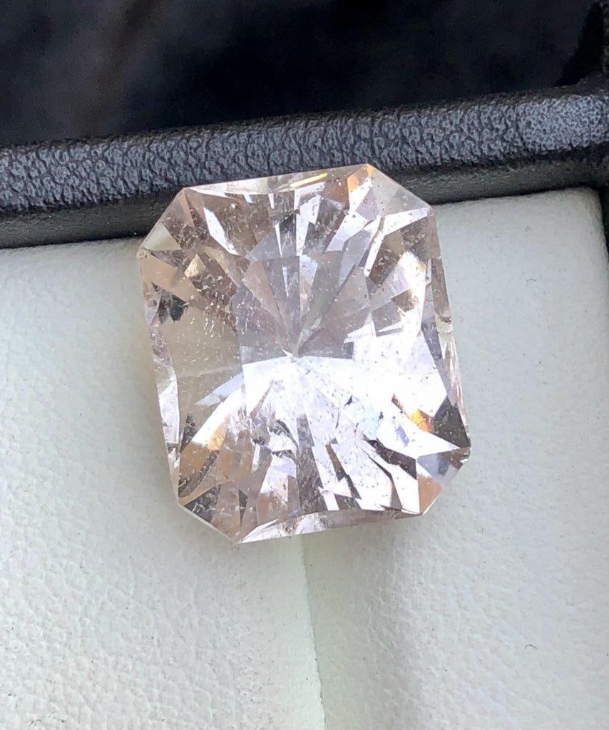 Fancy Cut Natural Golden Topaz Gemstone - 16X14X11 mm: Fancy Cut Natural Golden Topaz Gemstone - 16X14X11 mm FREE SHIPPING: