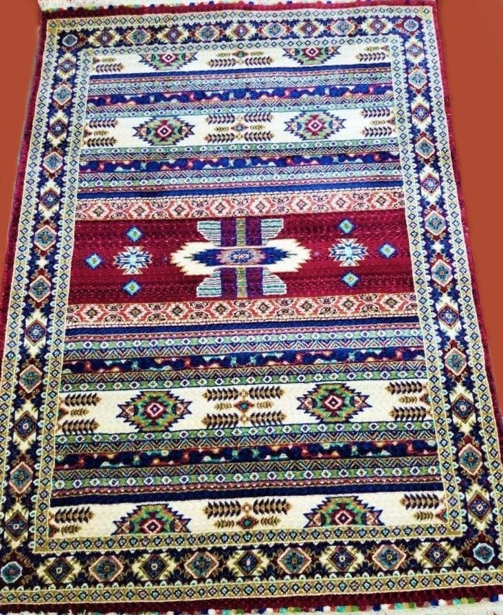 DECORATIVE PERSIAN Rug (1 of 2)