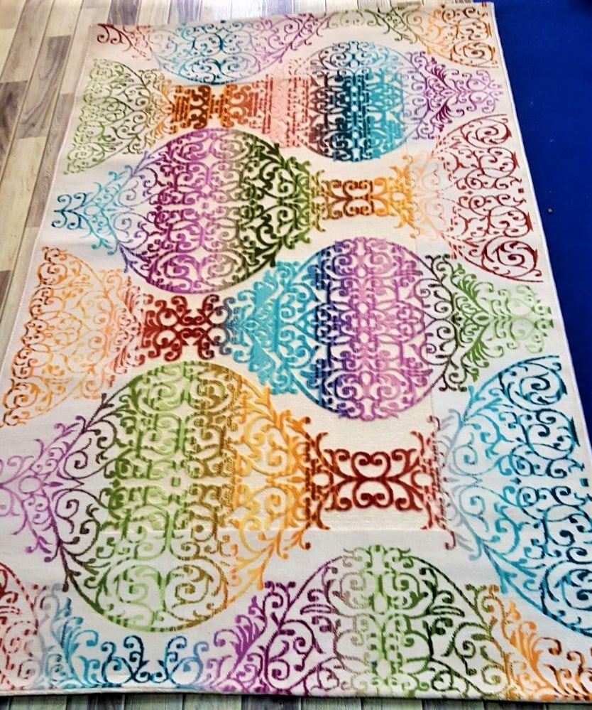 FINE QUM PERSIAN RUG: FINE SILK PERSIAN RUG 4' X 6'Shipping rates are determined by Parcel weight and destination.Combined shipping: We offer combine shipping on multiple items purchased to reduce shipping cost.