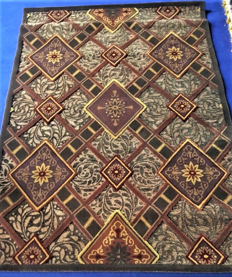 Pictorial Persian Rug: Pictorial Persian Rug 4' X 6'Shipping rates are determined by Parcel weight and destination.Combined shipping: We offer combine shipping on multiple items purchased to reduce shipping cost.