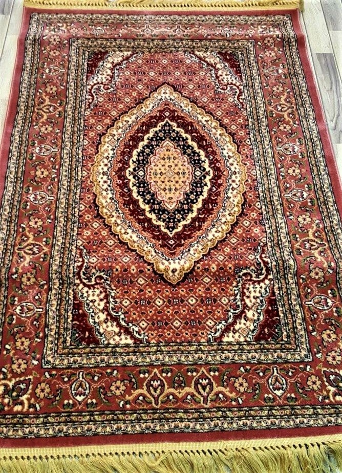 Qashqai Rug: Qashqai Rug 4' X 6'Shipping rates are determined by Parcel weight and destination.Combined shipping: We offer combine shipping on multiple items purchased to reduce shipping cost.