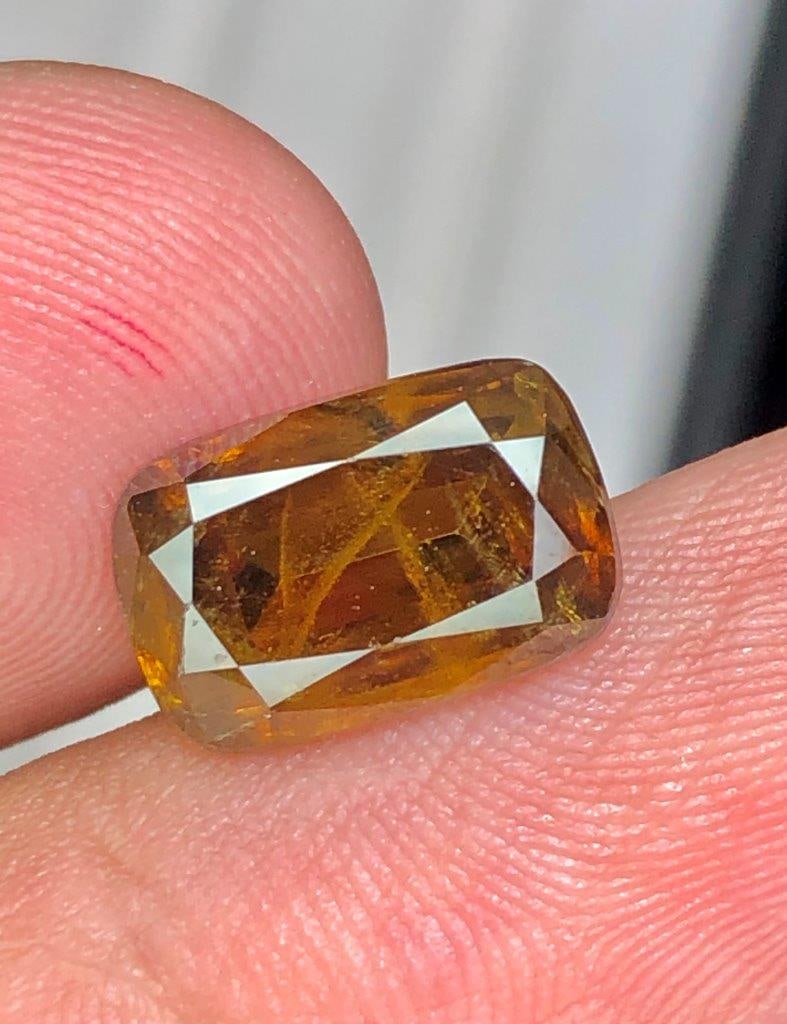 Natural Sphene Gemstone for Jewelry - 4.90 Carats - 11X7X5 mm: Natural Sphene Gemstone for Jewelry - 4.90 Carats - 11X7X5 mm Shipping: